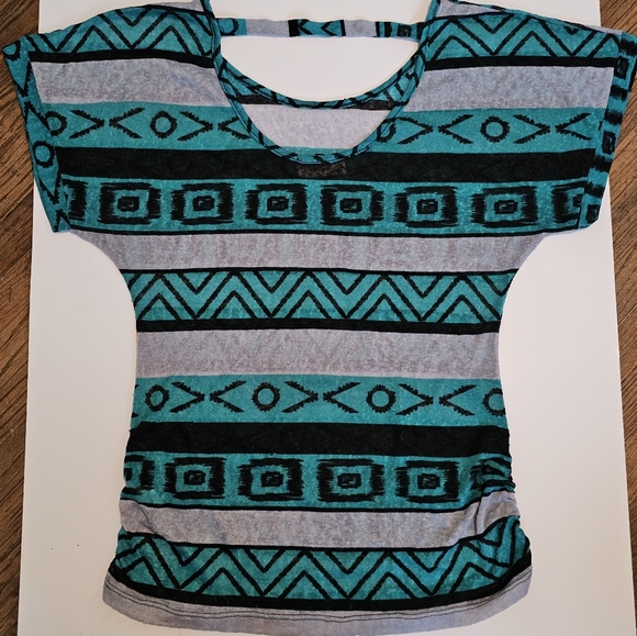 3/$10 Love J Aztec Tribal Teal Black & Gray Lightweight Top size M - Picture 3 of 3